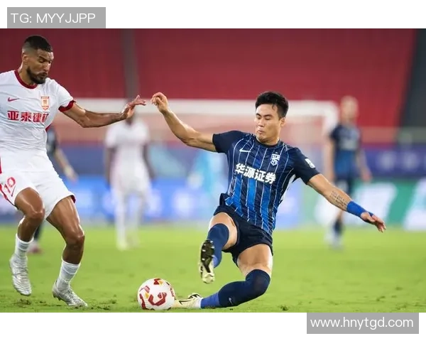 赛后分析：广州足球队与武汉足球队的战术配合与表现评估